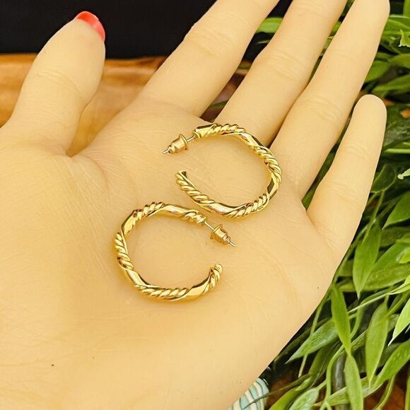 Open Hoops Twisted Rope Gold Tone Mod Pierced Earrings MCM Vintage CUTE 1119 - Picture 9 of 9